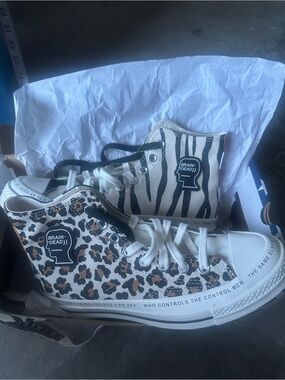 Converse chuck Taylor 70 Brain Dead High-Top Sneakers A12219C 
7M 9W